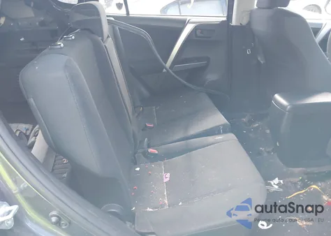 2017 Toyota Rav4 Le z USA, uszkodzony, nr VIN JTMBFREV0HJ144640